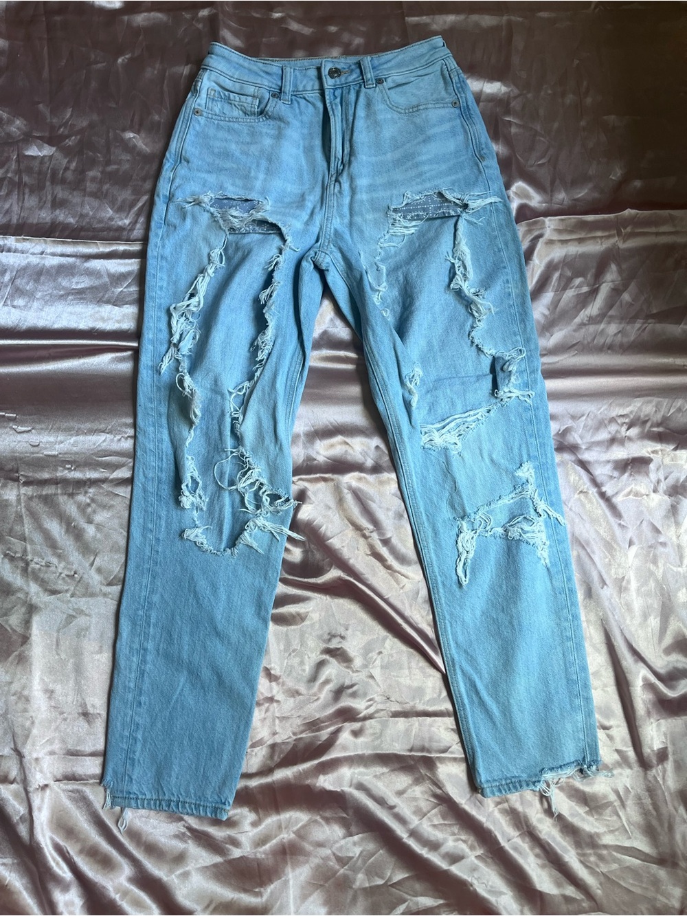 American Eagle Outfitters Light Blue Ripped Mom Jeans Size 2